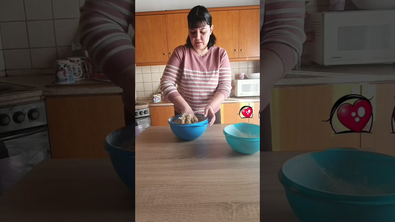 ΓΛΥΚΑα κουλουράκια με ταχίνι και μπαχαρικά που θα κάνουν το σπίτι να μοσχομυρίσει.