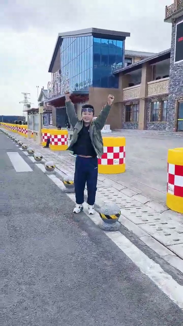爸爸带娃果然不一样，又到了锻炼儿子的时刻！#funny#Cute#呆萌小米宝