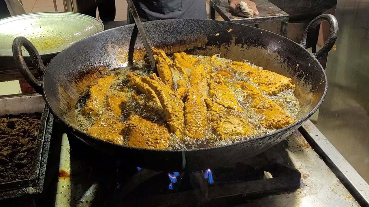 most famous fried fish restaurant / 파키스탄 대표 생선튀김 YouTube
