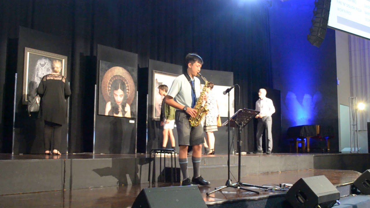 All about that bass - Megan Trainor (Cover) by Julian Wong