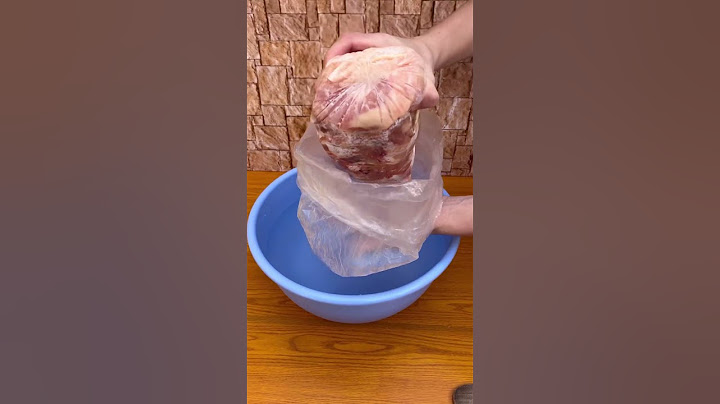 ¡Descongela tu carne en sólo 5 minutos! Primero, saca la carne del embalaje. #consejosútiles#cocina
