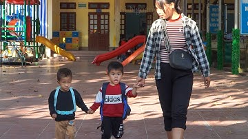 Một bà mẹ đơn thân đi câu cá ở suối và cách bẫy cá - chăm sóc hai đứa con nhỏ.