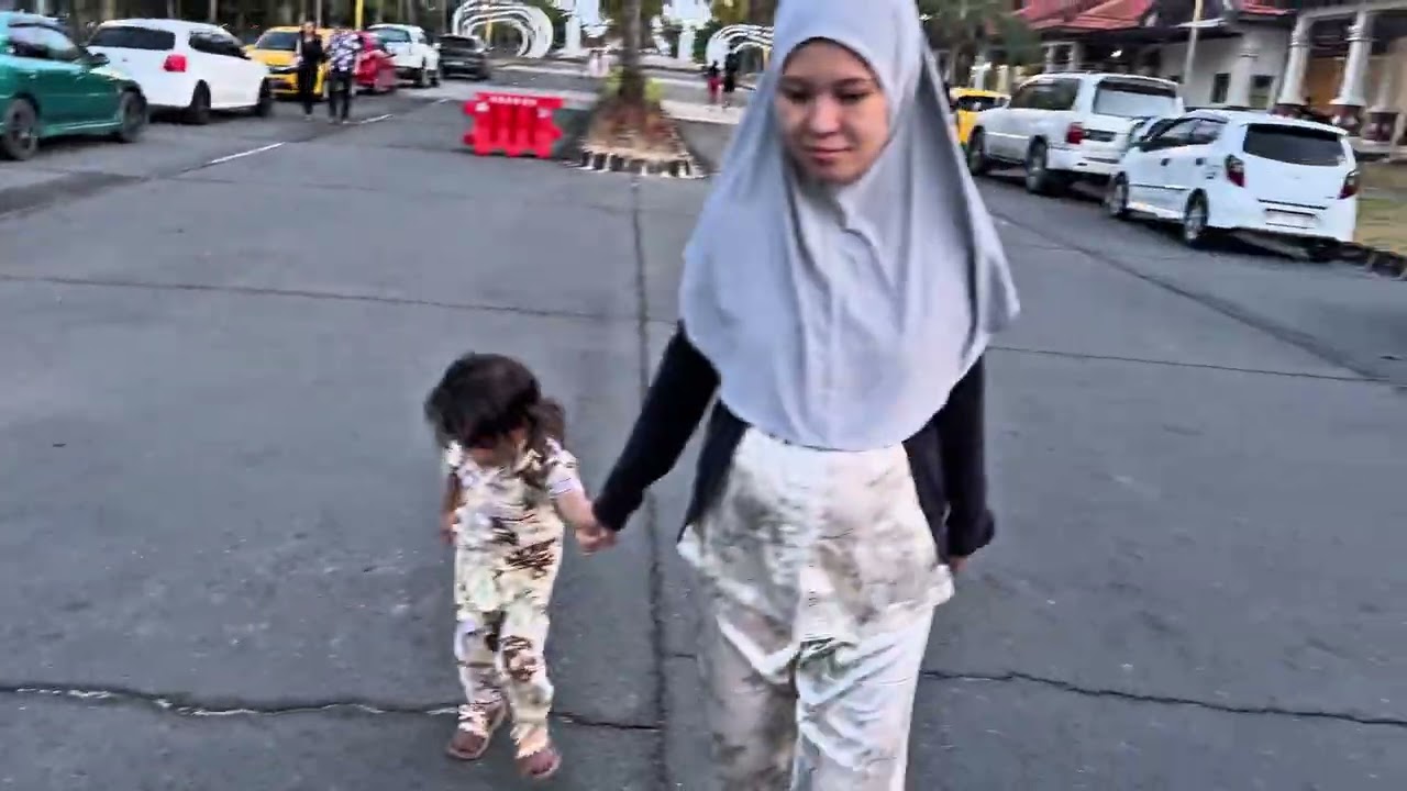 Menikmati sunset ke Tiger Beach Club di Nuvasa Bay