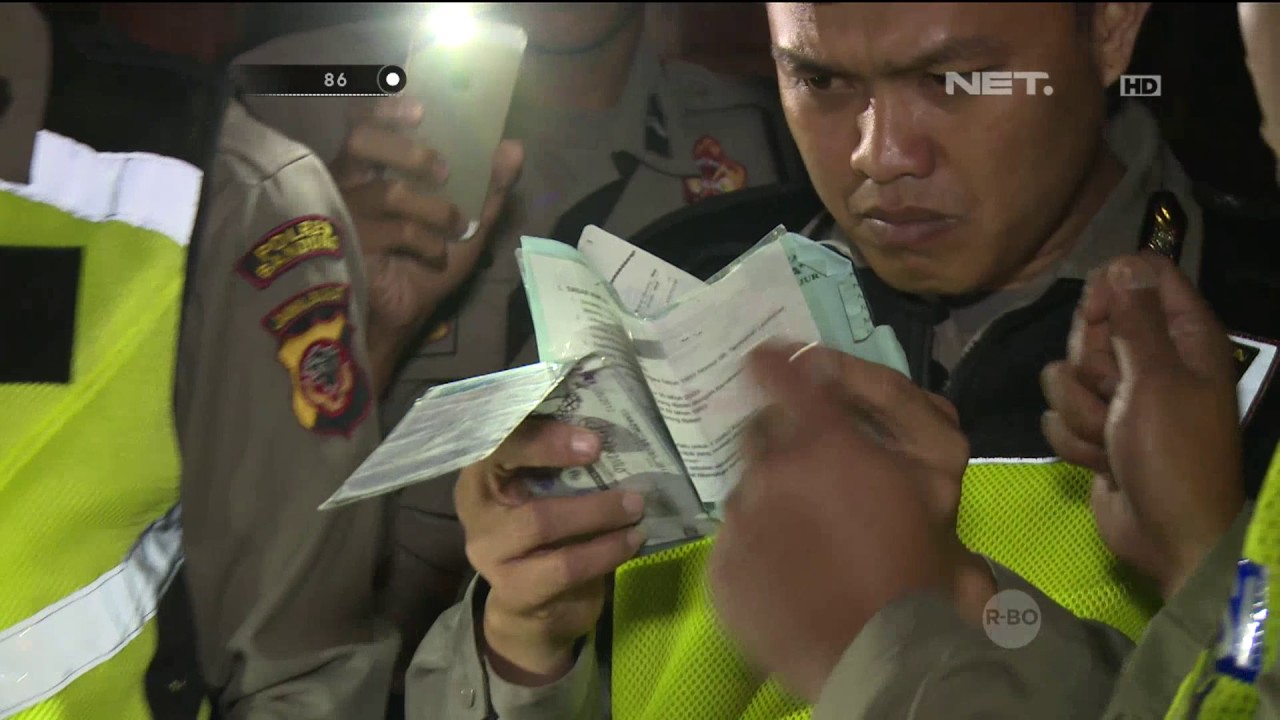 Menghindari Razia Petugas, Pria ini Putar Balik Hingga Tergelincir dari Motor - 86