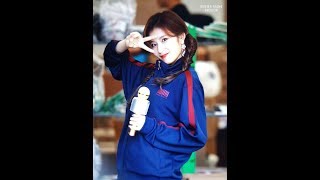 180519 Sana At Merch Booth.