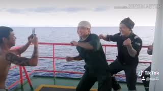 Joget burung gagak offshoreman #stayonboat #stayhome