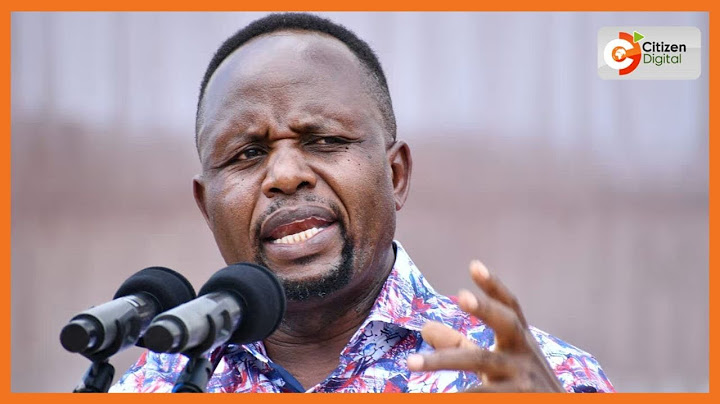 Gavana George Natembeya wa Trans Nzoia afanyia kazi ndani ya hema