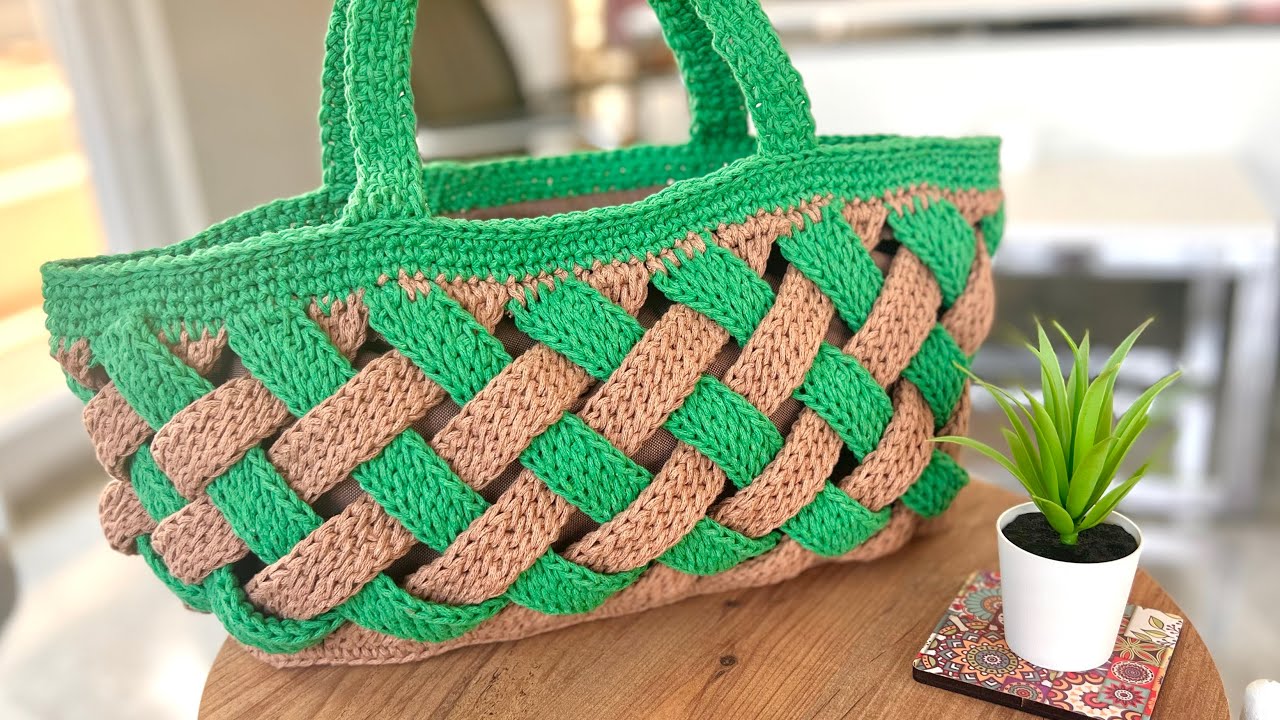 [С субтитрами] Изготовление сумки крючком из ниток макраме из разных моделей.