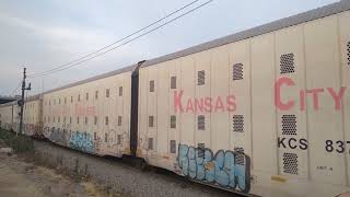 Automax de Kansas city southern asen ver esta B23-7 diminuta.