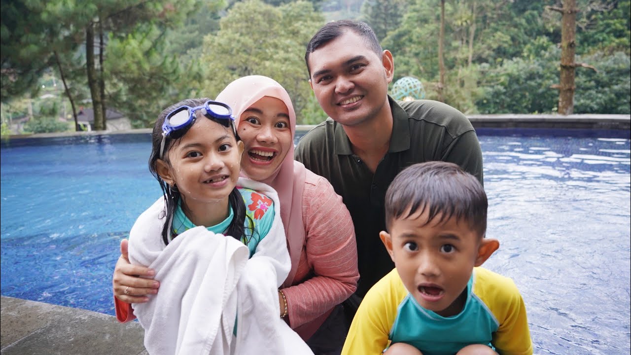 VLOG NYASAR SAAT LIBURAN KELUARGA KEHOTEL PUNCAK 😱 Cari jalan Alternatif | Ali vlog