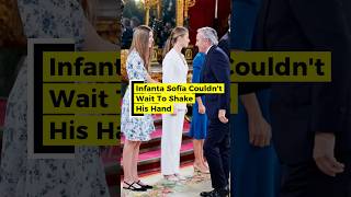 Infanta Sofia couldn’t hide her excitement when she saw him #royalspain #spain #leonor #sofia