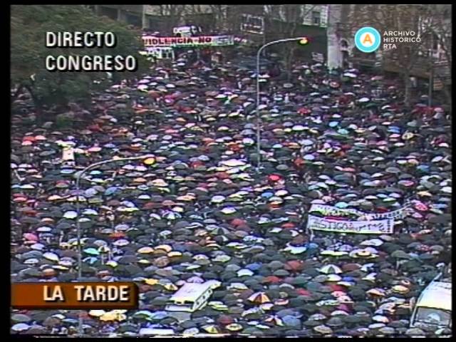 Atentado a la AMIA: Inicio del acto oficial de repudio, 1994 (fragmento II) (Noticiero ATC)