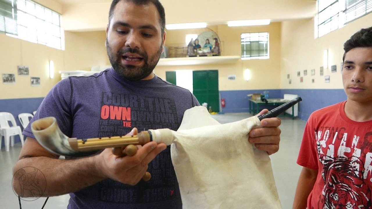 Mouseion Chios | Η τσαμπούνα και το τουμπί της Χίου / La cornemuse et le tambour de Chios