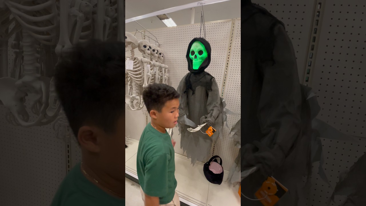 Oh no it's spooky! - YouTube