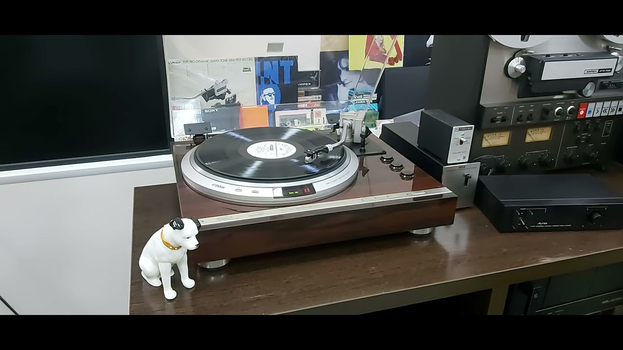 VICTOR QL-Y7 ¥96,000(1981年頃) уникальный проигрыватель VICTOR QL-Y7 ¥96,000(1981年頃) уникальный проигрыватель