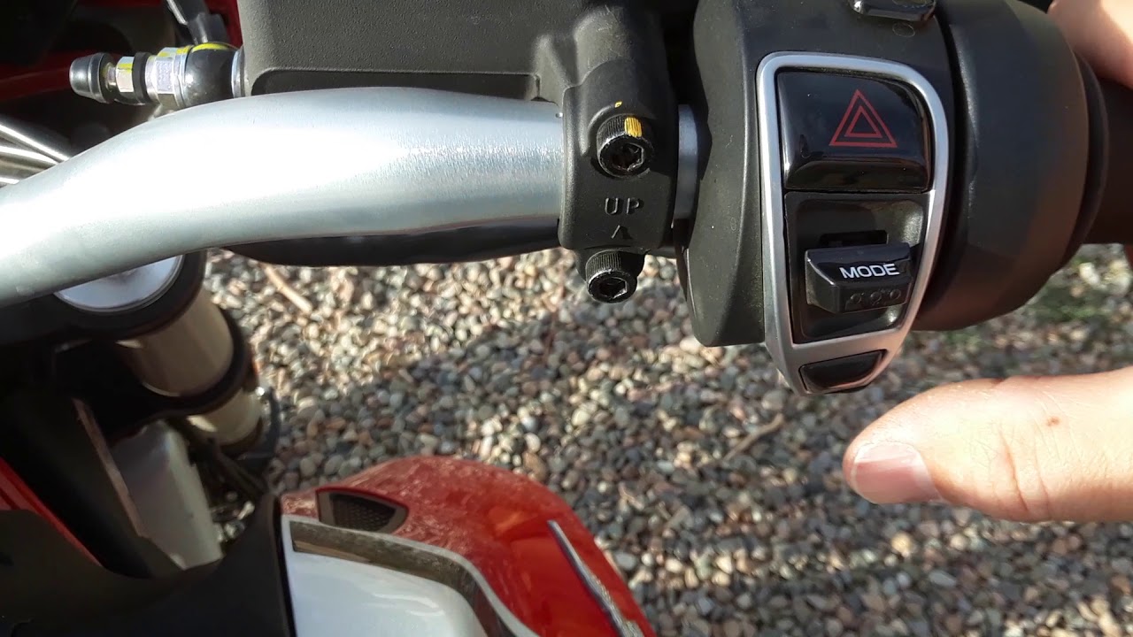 Moto Guzzi V85 TT Ride Mode Selection