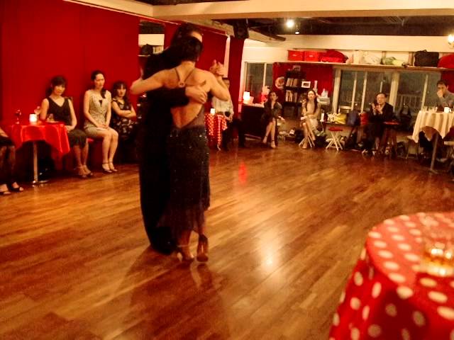 アルゼンチンタンゴ サロンタンゴデモ Hugo Mastrolorezzo & Chizuko