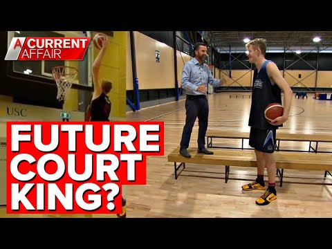 7-foot-tall Aussie teen chasing NBA dream | A Current Affair