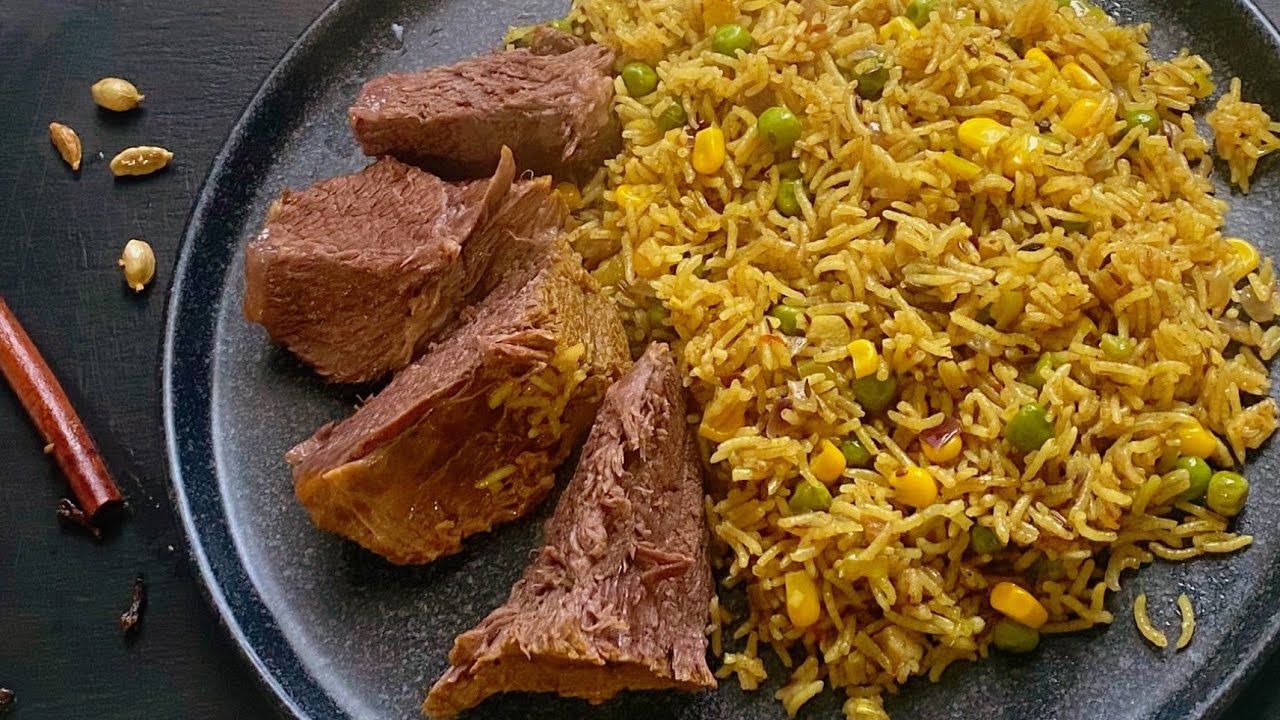 Yemeni famous rice. I never thought that all these spices can make it ...