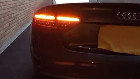 Audi S5 Dynamic Indicators