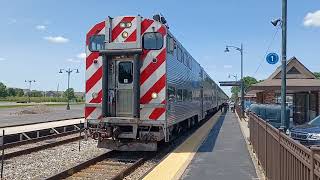 Took some shots of both Metra trains in Grayslake