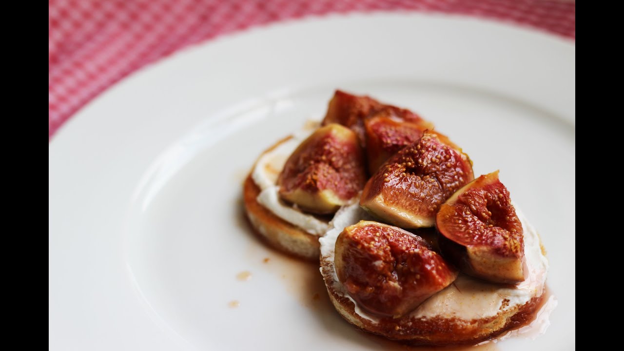 Geschmorte Feigen auf Ziegenfrischkäse | #yummypilgrim - YouTube Geschmorte Feigen auf Ziegenfrischkäse | #yummypilgrim - YouTube