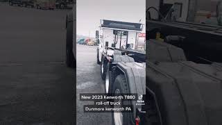 Brand New kenworth T880 Roll-Off Truck @Dunmore Kenworth kenworth shorts