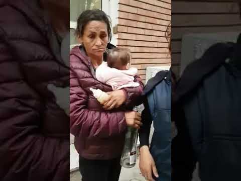 Пияни жени разнасят голо бебе из София