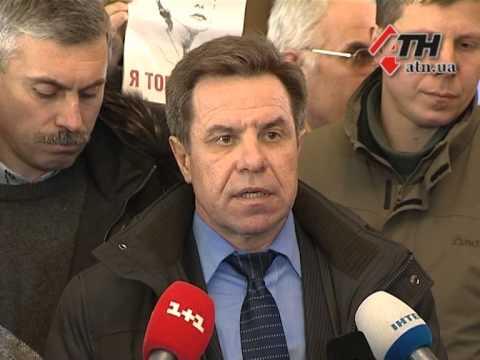 Тимошенко отвернулась и отказалась ехать в суд (1)