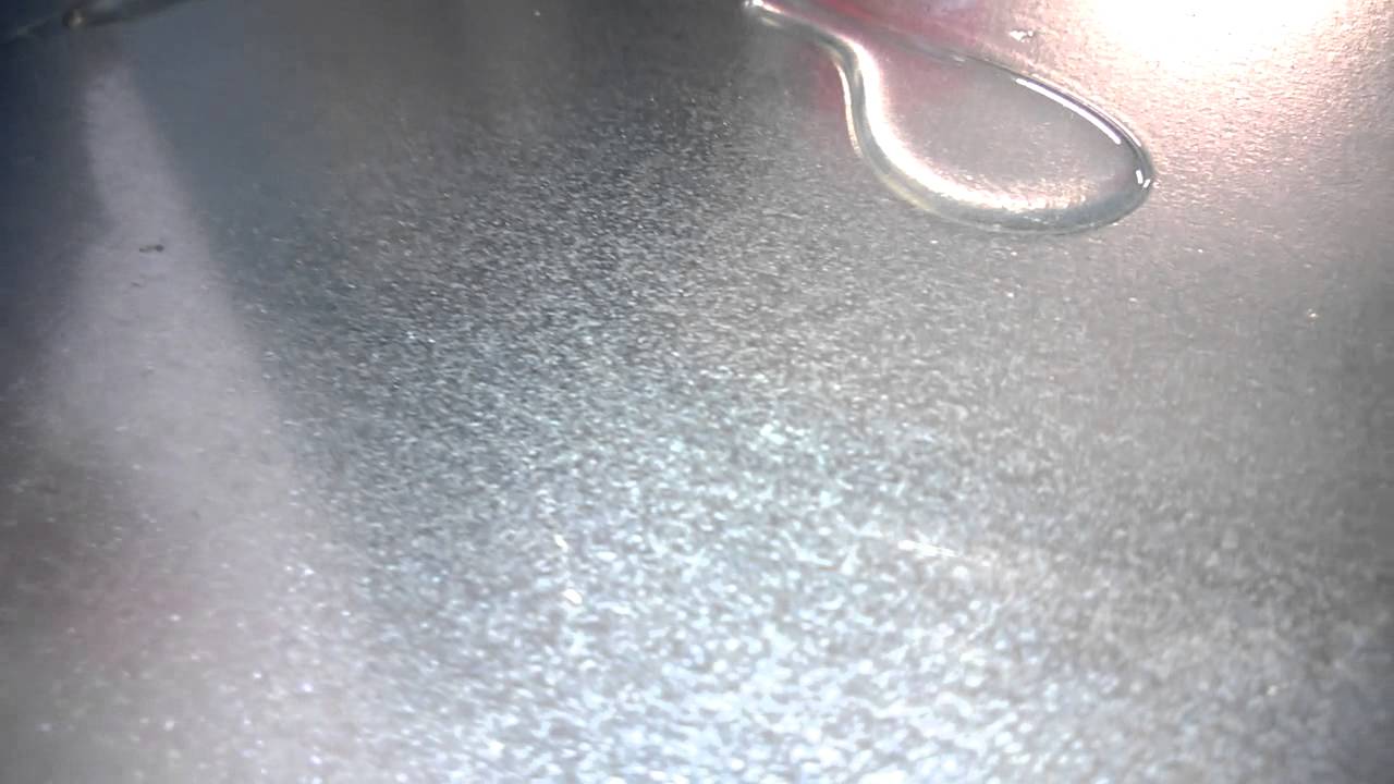 ORAPI WR+ 805 - zachowanie się wody po aplikacji Produktu na blachę ...