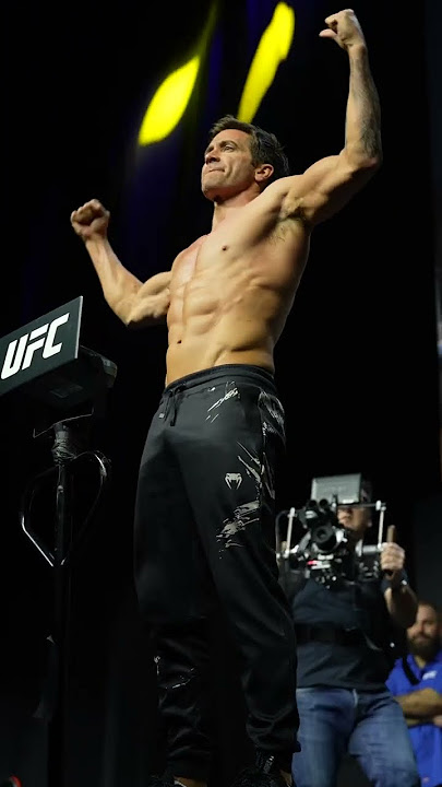 Jake Gyllenhaal filmed a scene for the new Roadhouse movie at #UFC285 🍿