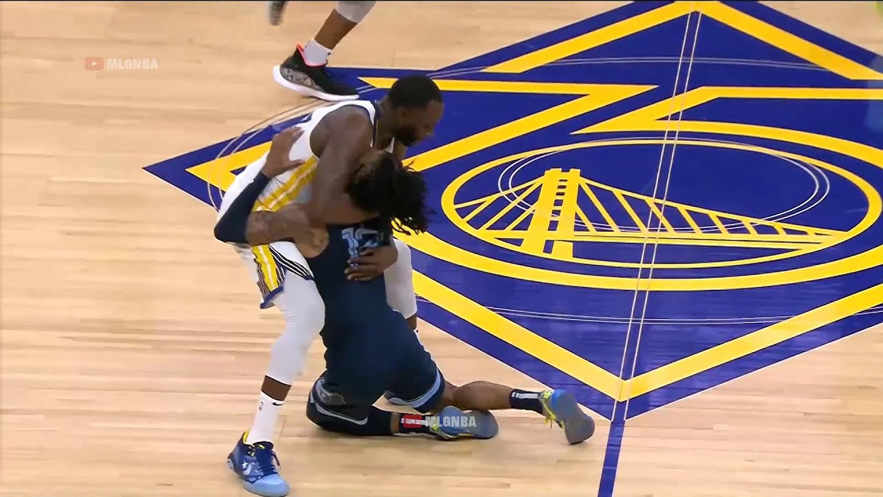 Ja Morant flying into the arms of Draymond Green 🤭 Warriors vs Grizzlies