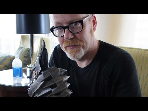 Video: Adam Savage таза баалуулугу: Wiki, үй-бүлө, үй-бүлө, үйлөнүү үлпөтү, маяна, бир туугандар