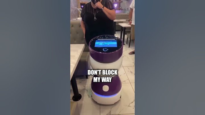 This robot works as a waiter at a restaurant and is hilarious 😂