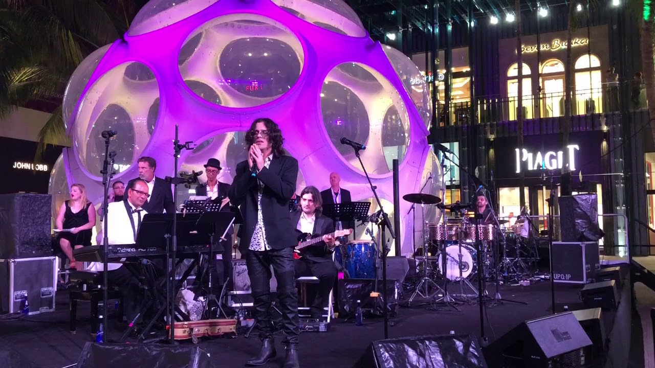 Hansel De Munoz - Hallelujah (Miami Design District)