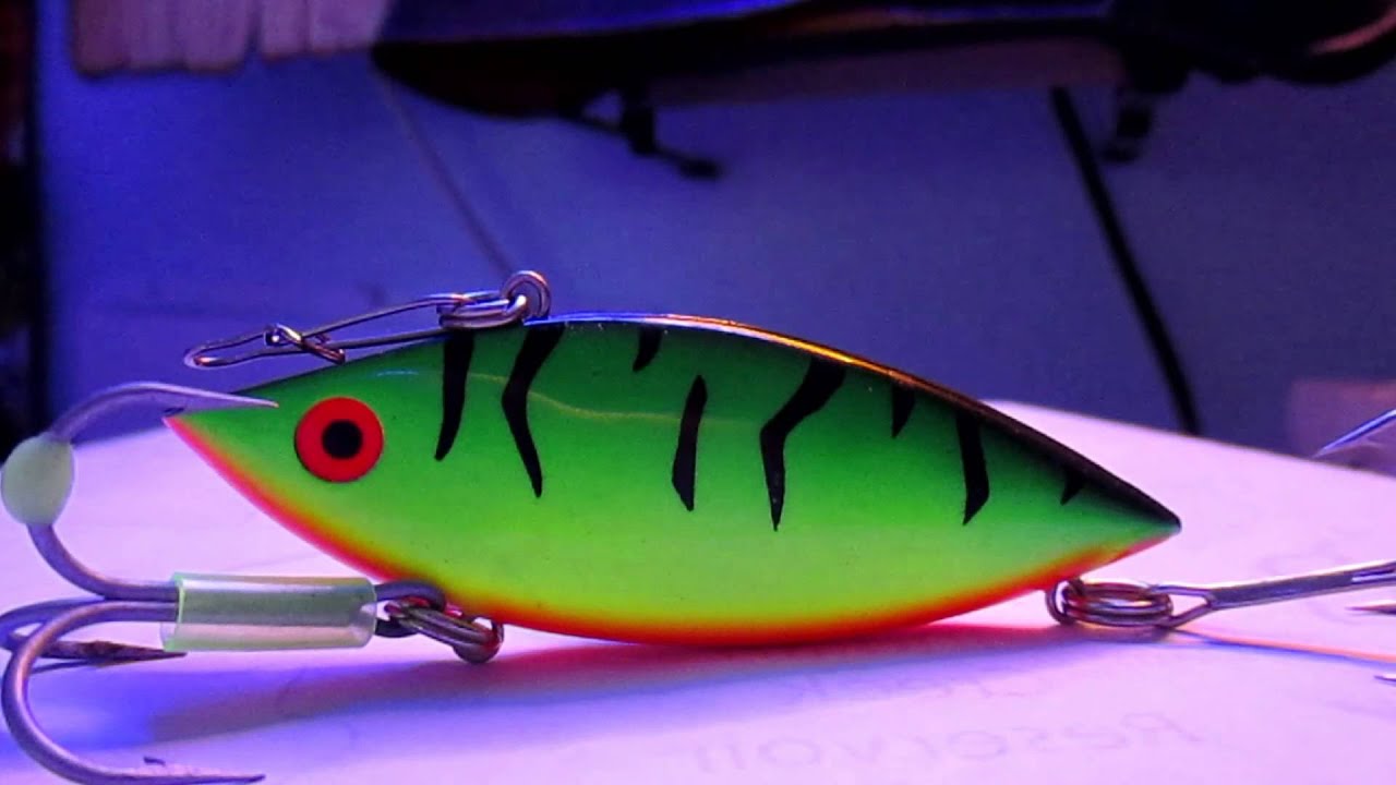 EastBayAnglers Bill Lewis Rattle Trap Bass Fishing Lure Review !!!! YouTube