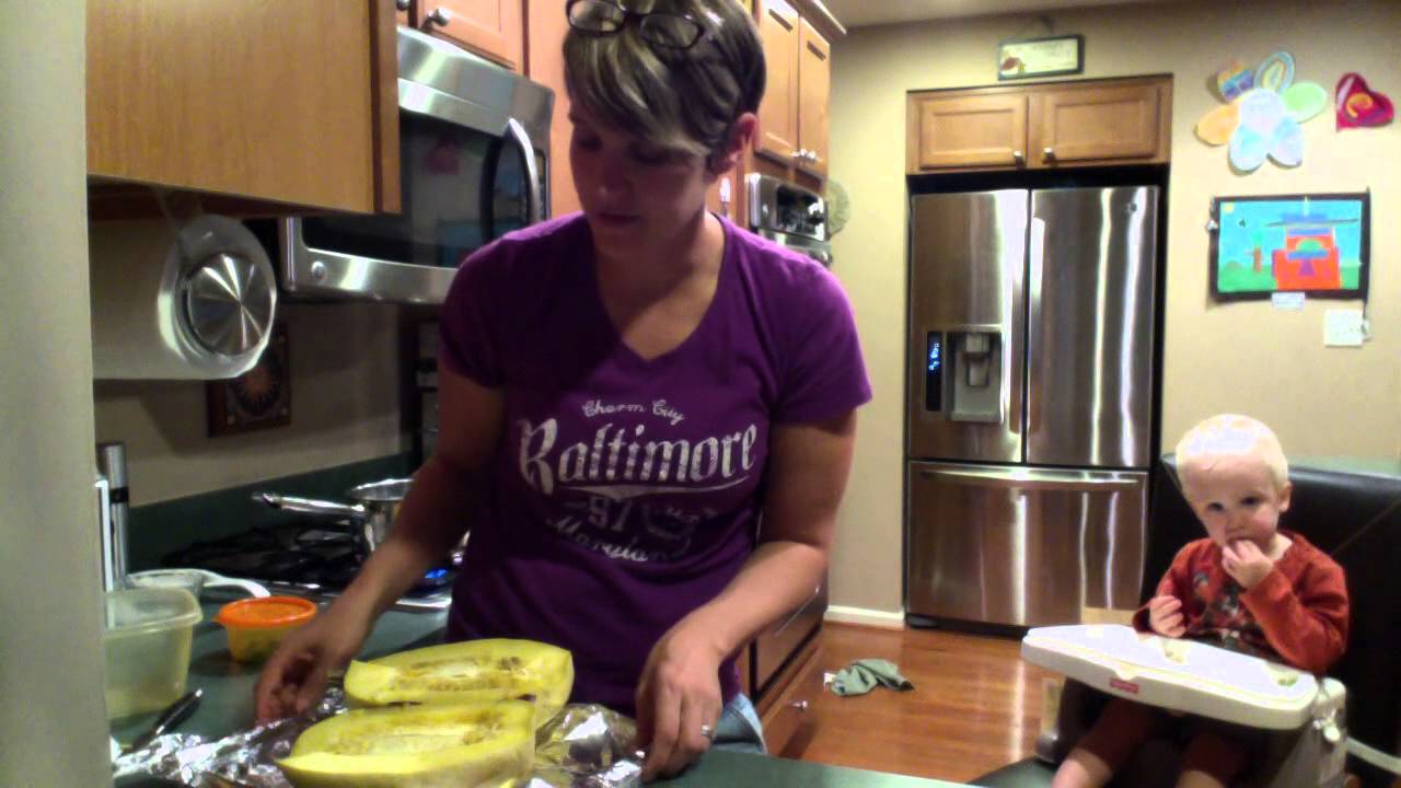 How to Cook a Whole Spaghetti Squash. - YouTube