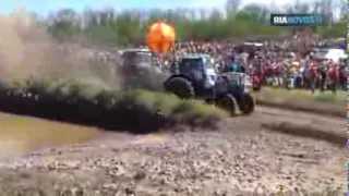 Une course de tracteurs agricoles dans le sud de la Russie