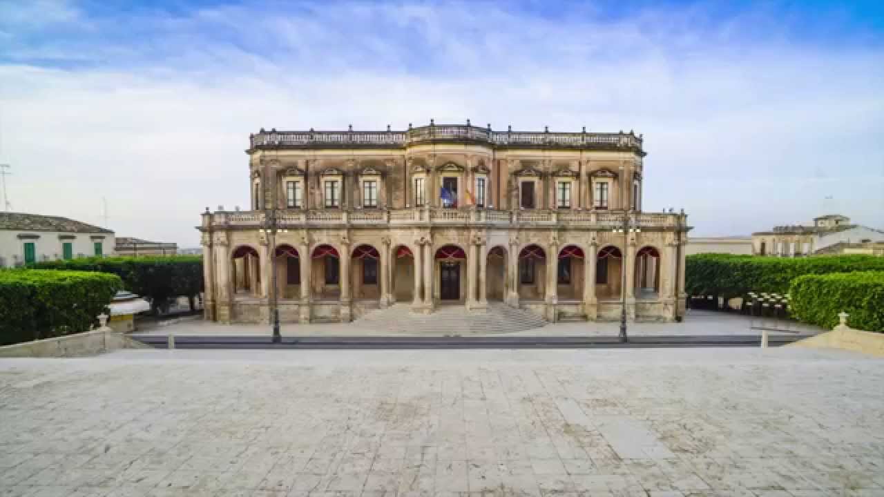 Matthew Williams-Ellis @ robertharding