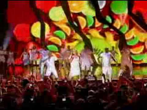 claudia-leitte-no-show-da-virada-2008/2009-beijar-na-boca