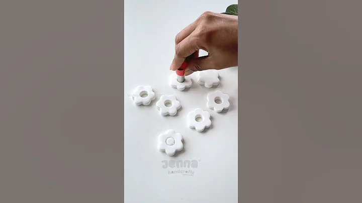 Make a flower vase with me 🪴#shorts #jennahandcrafts