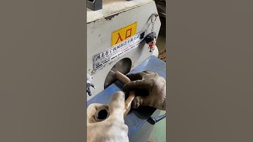 Pipe descaling machine, automatic pipe drawing machine