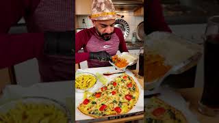 موكبانغ البيتزا الهندية بكاري الدجاج والخضار Indian Curry Pizza Mukbang #Shorts