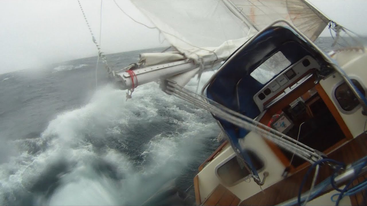 Los 6 mejores vídeos de navegación a vela bajo condiciones extremas -  Alcaidesa Marina