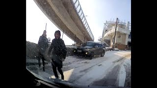 Вождение на скользкой дороге. Полезные советы. Урок езды по гололёду Вождение на скользкой дороге. Полезные советы. Урок езды по гололёду