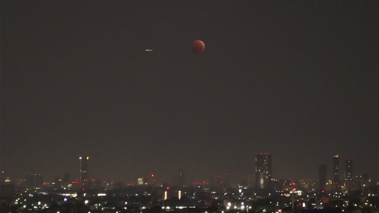Eclipse Lunar - 26 Mayo 2021 / May 26, 2021 Total Lunar Eclipse - A. M ...