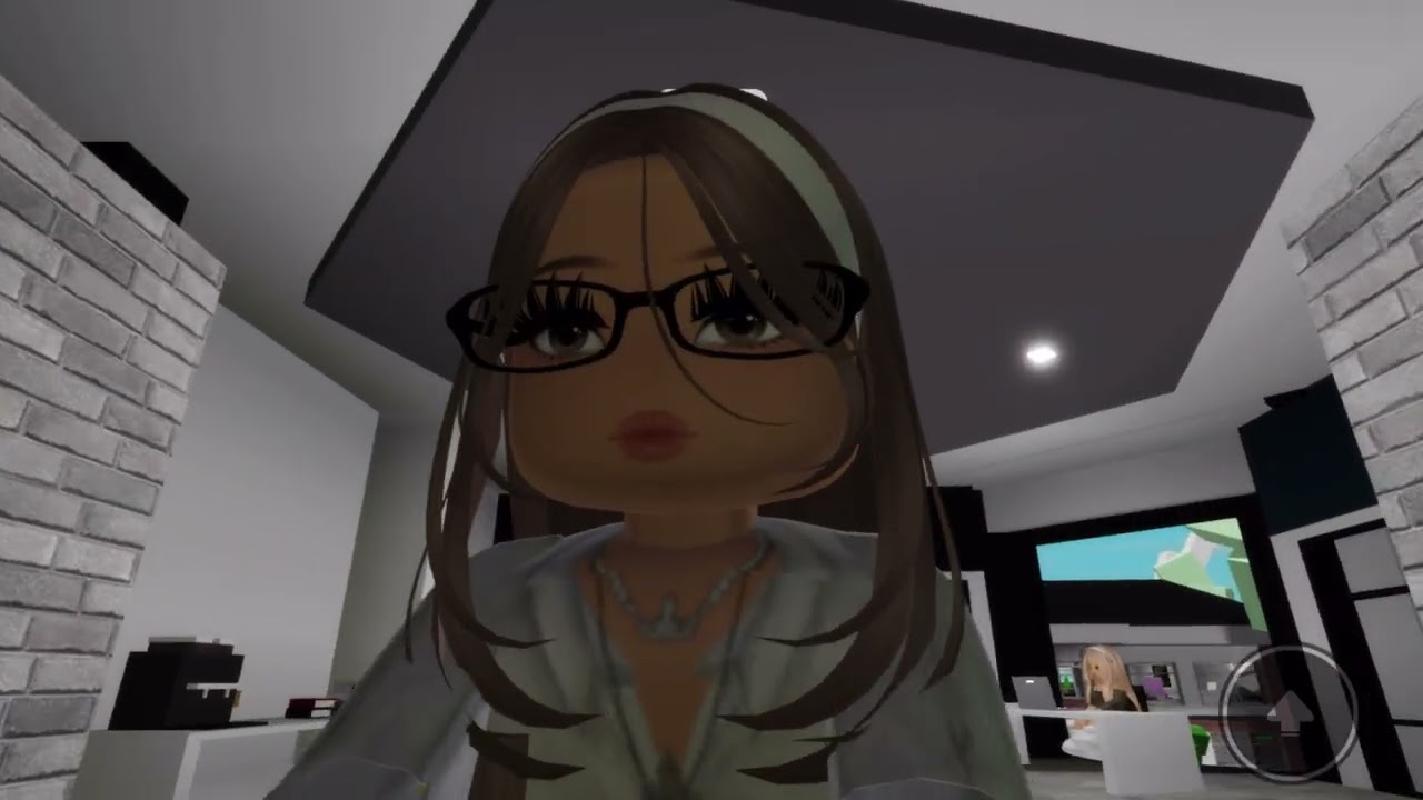 ^^Мама работает прораммистом[☕️} в Brookhaven🍓