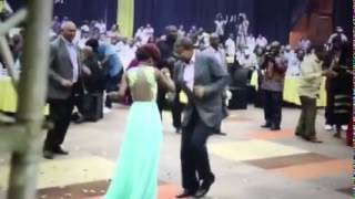 Rais Kikwete akicheza muziki na Vanessa Mdee
