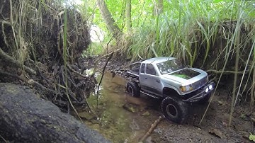 Axial SCX10 trailing