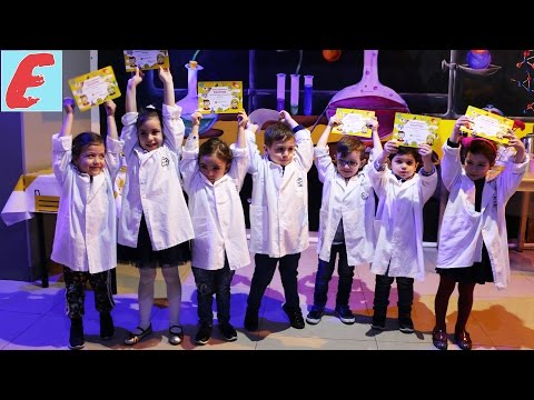 ემილიას გამოსაშვები ექსპერიმენტორიუმში, ვატარებთ ცდებს